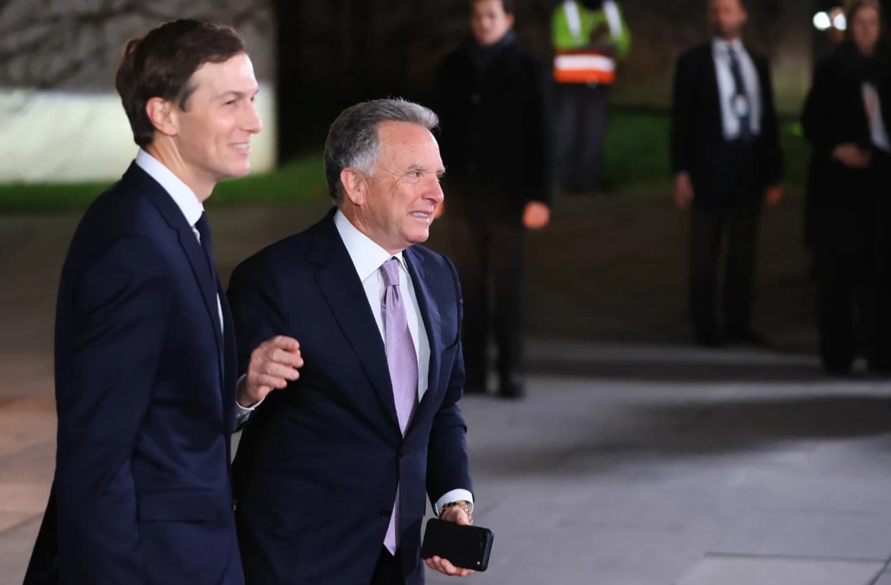 US envoys land in Moscow to revive Ukraine peace talks