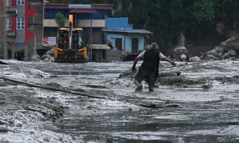 Test: More than 1,000 missing after Nepal-Tibet floods kill at least 165