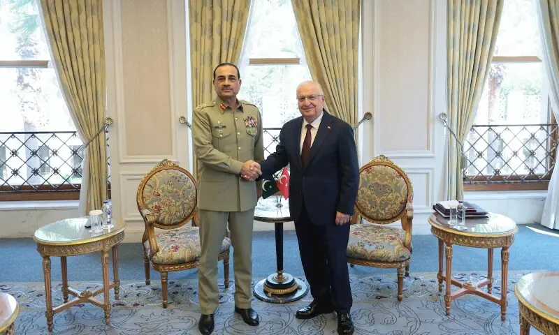 CDF Asim Munir meets Turkish defence minister Yaşar Güler ahead of trilateral summit