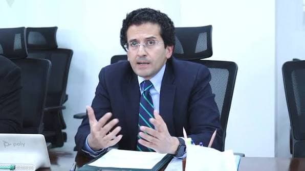 Petroleum minister chairs SSGC meeting