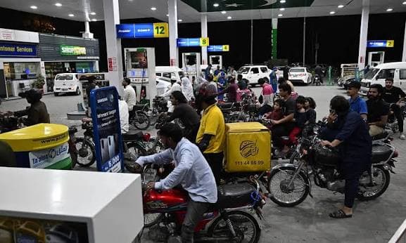 Govt increases petrol prices by Rs 5.58 & HSD by Rs 4.18